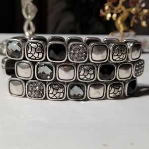 CHICOS SILVER STRETCH STONES BRACELET